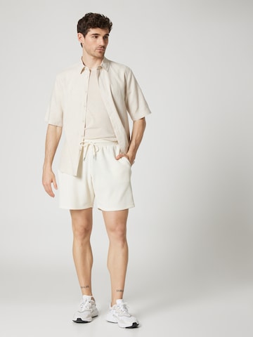 ABOUT YOU x Kevin Trapp Regular Shorts 'Simon' in Weiß