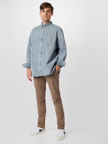 WEEKDAY Comfort fit Button Up Shirt 'Malcon' in Blue