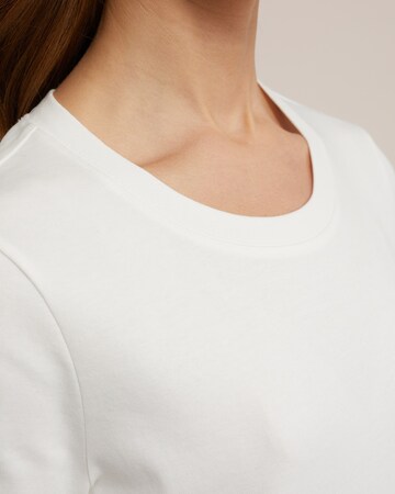 T-shirt WE Fashion en blanc