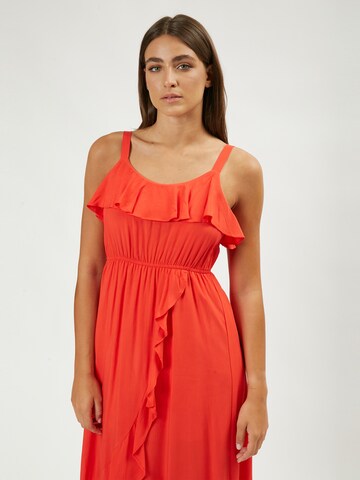 Robe d’été 'Flounced Cami' Influencer en rouge