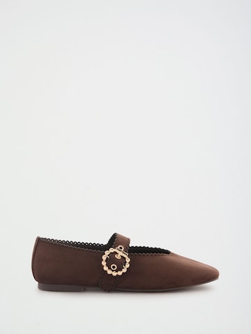 Ballerina con cinturino di Lipsy in marrone