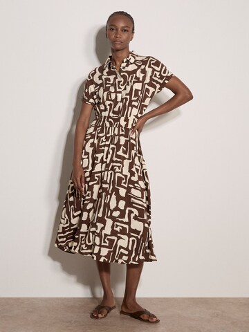 Apricot Jurk ' ' in Bruin: voorkant