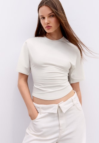 Bershka Тениска в бяло: отпред