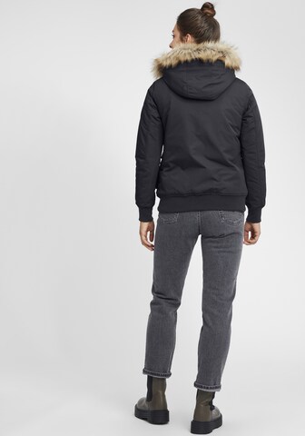 Oxmo - Chaqueta de invierno 'Acila' en negro