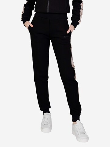 GUESS - regular Pantalón deportivo 'BRITNEY JOGGER V2YB15 KB3P2' en negro: frente