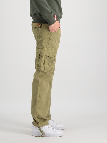 regular Pantaloni cargo 'Jet' di ALPHA INDUSTRIES in verde