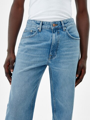 Regular Jeans de la Bershka pe albastru