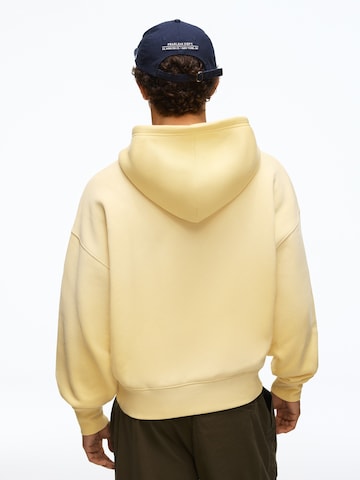 Bershka Tepláková bunda - Žltá