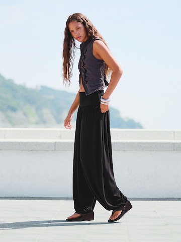 Bershka Barrel Hose in Schwarz