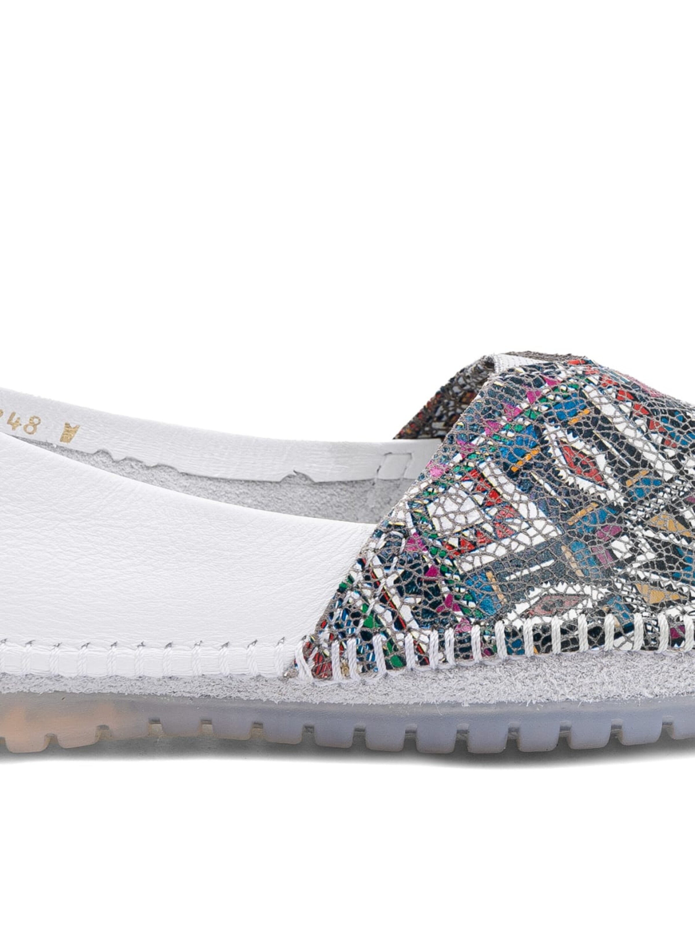 Maciejka Slip-ons '1930W-68/00-0' in White
