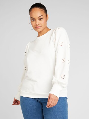 ONLY Carmakoma Sweatshirt 'Femme' i hvid: forside
