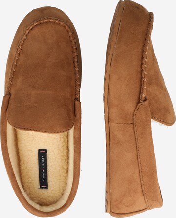 TOMMY HILFIGER Slippers in Brown