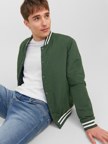 JACK & JONESPrijelazna jakna 'Warrior' - zelena boja