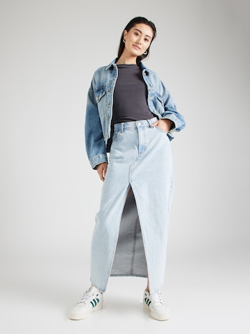 Monki Top in Grau