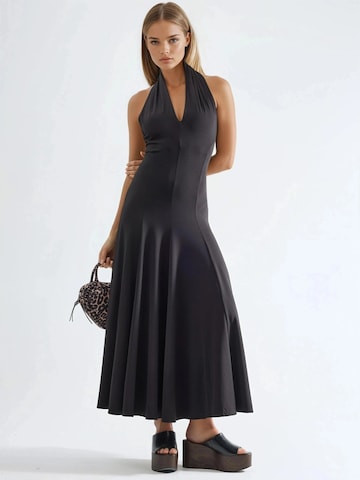 Qu Style - Vestido em preto: frente