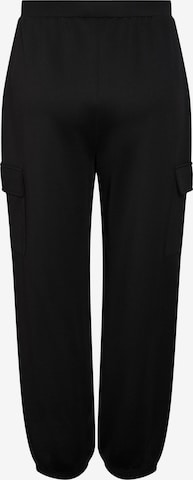 Tapered Pantaloni cu buzunare 'FINN' de la PIECES pe negru