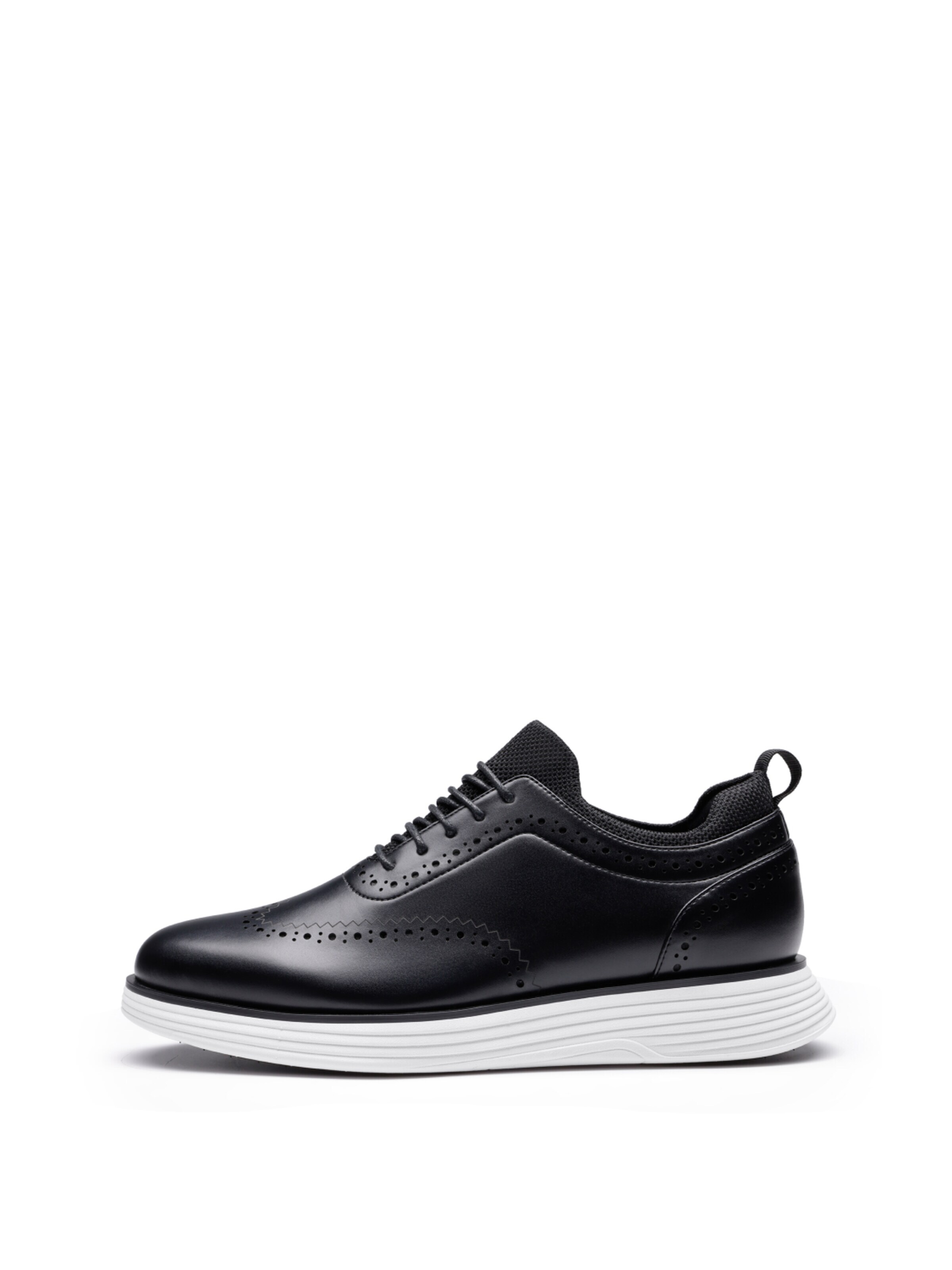 Scarpa stringata di Bruno Marc in nero