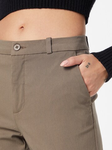 Freequent Slimfit Chino 'SOLVEJ' in Bruin