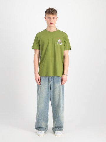 ALPHA INDUSTRIES Bluser & t-shirts i grøn