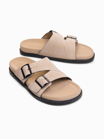 Zoccoletto di Ombre in beige