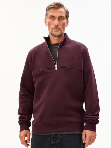 Sweat-shirt ARMEDANGELS en rouge : devant