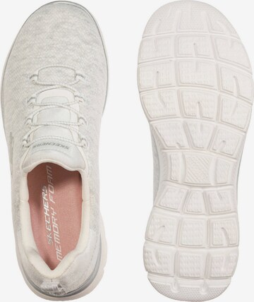 Baskets basses '149528﻿' SKECHERS en blanc