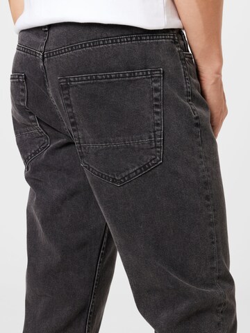 Only & Sons Regular Jeans 'Avi' in Zwart