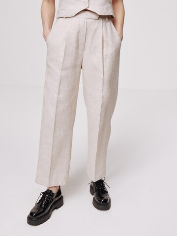 Daahls by Emma Roberts exclusively for ABOUT YOU Loosefit Hose 'Isabell' in Beige