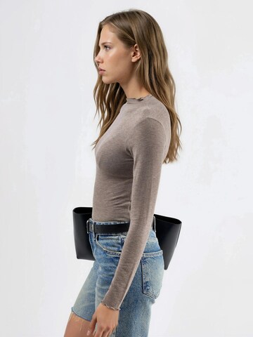 Busem Sweater in Brown