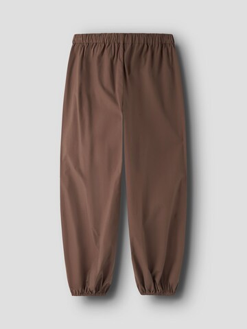 NAME IT - Tapered Pantalón en marrón