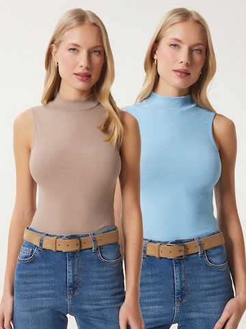 Happiness İstanbul Top in Beige: Vorderseite