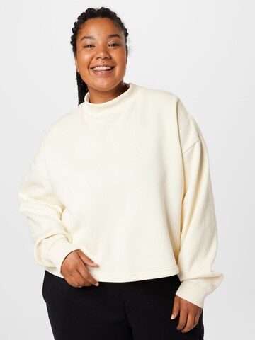 Urban Classics Sweatshirt in Beige: front