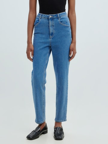 EDITED גזרת סלים ג'ינס 'Jeylana' בכחול: מלפנים