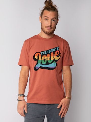 Maglietta 'Celebrate Love' di Watapparel in rosso: frontale