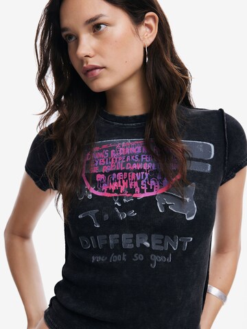 Desigual T-shirt in Schwarz