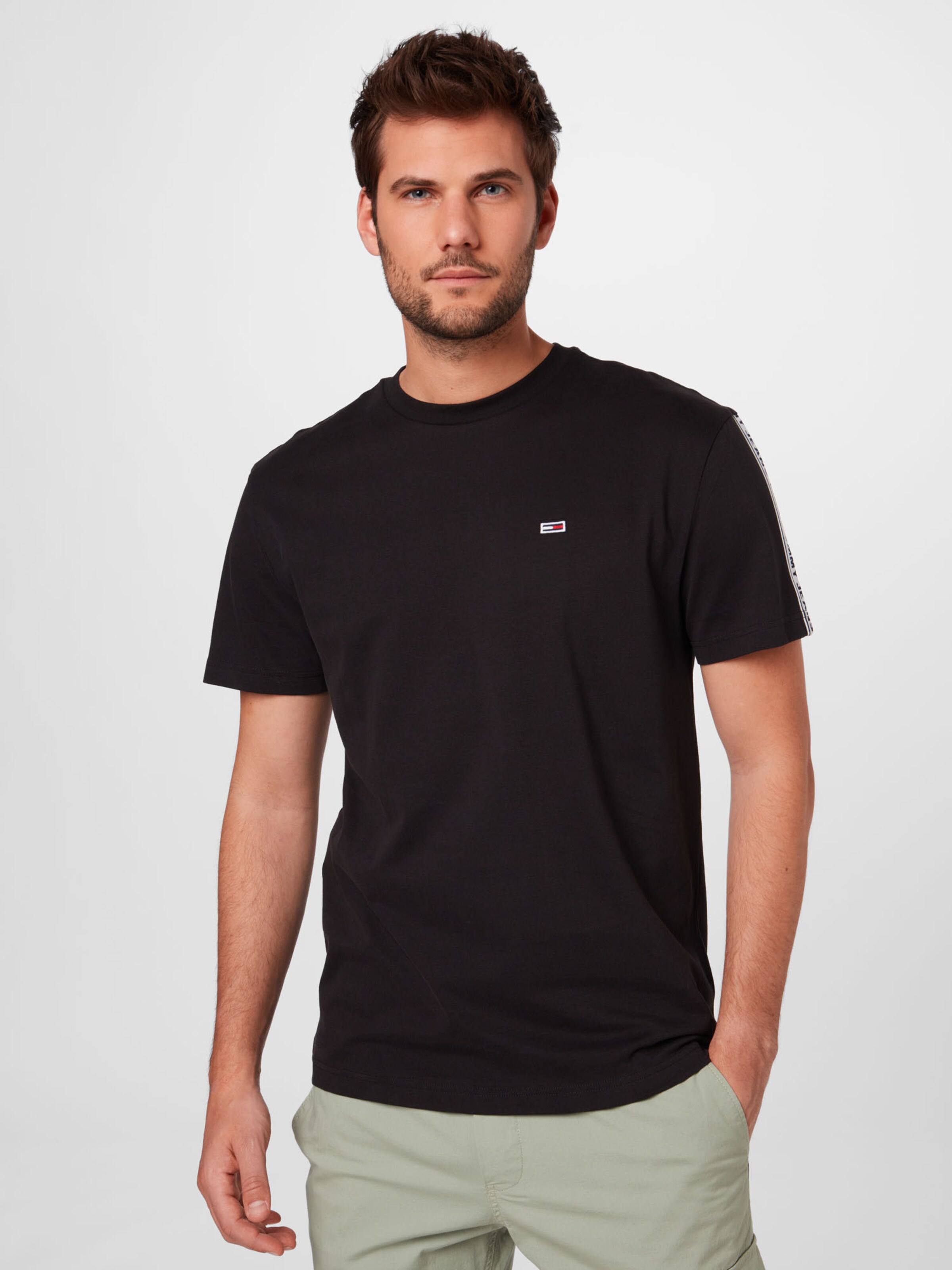 Men T-shirts | Tommy Jeans Shirt in Black - EE04773