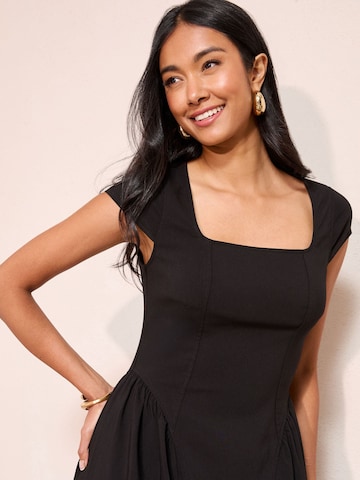 Robe Friends Like These en noir