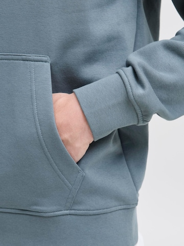 JACK & JONES Sweatshirt in Blau