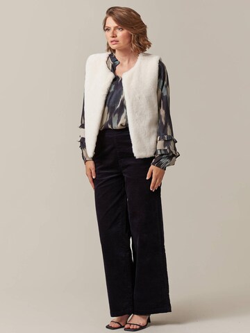 Gilet 'Fuzzy' Deeluxe en blanc