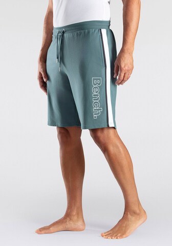 BENCH Loose fit Pants in Green: front