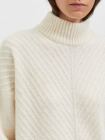 SELECTED FEMME Sweater in Beige