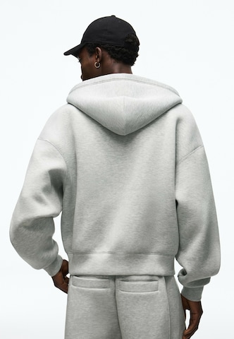 Bershka Tepláková bunda - Sivá