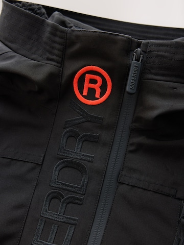 Superdry & Co Talvitakki värissä musta