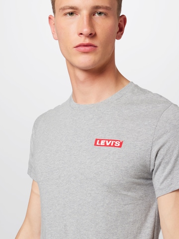 LEVI'S ® Póló 'Crewneck Graphic' - szürke