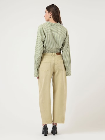 Baggy Jeans di YAS in verde