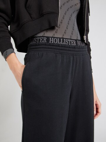 HOLLISTER Wide leg Trousers in Black