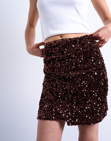 TOPSHOP Szoknyák 'DOTTY' - barna: elől