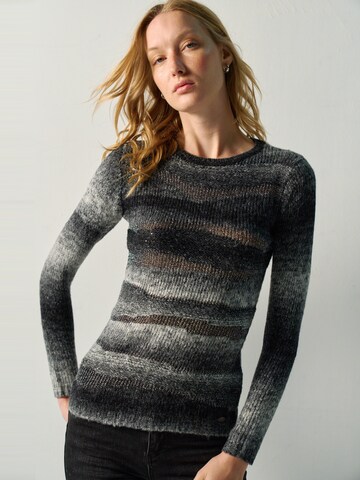 Pull-over KOROSHI en noir