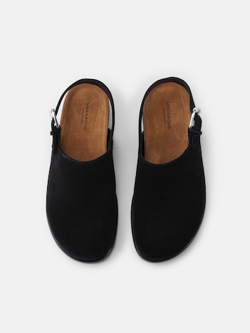 VAGABOND SHOEMAKERS Klumpák 'Effie' - fekete