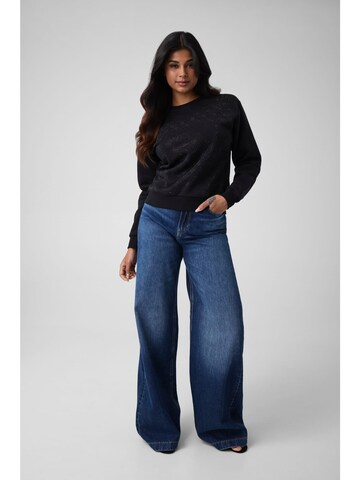 GUESS Sweatshirt in Schwarz
